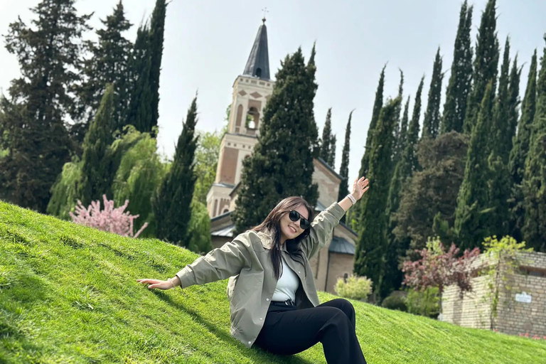 Tbilisi: Kakheti Wine Region Tour Sighnaghi, Bodbe & Alazani Guided Tour with Wine Tastings
