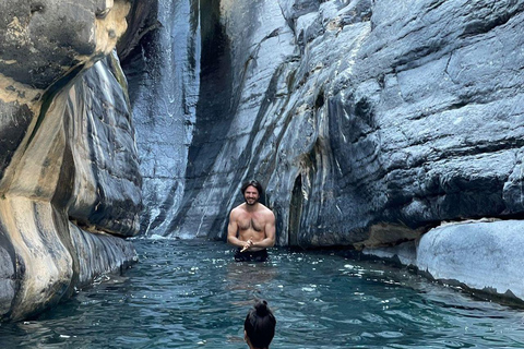 Wadi Ghul Adventure Hike, Misfat Al Abriyeen Tour & Lunch