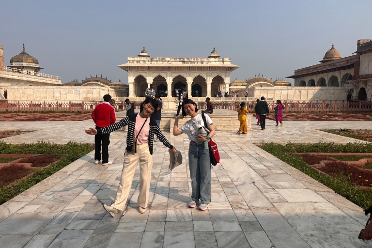 Visita de un día a la ciudad de Agra en tren desde Nueva DelhiTikcets de 1ª clase, coche con aire acondicionado, entradas a monumentos, almuerzo y guía