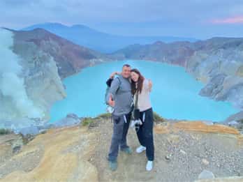 Banyuwangi: Mt. Ijen Sunrise Hike with Pickup & Health Check