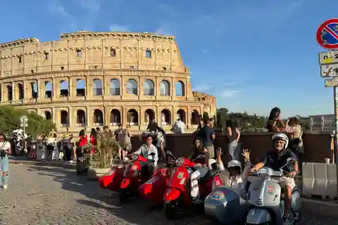 Rome en Vespa : visite guidée privée en side-car vintage