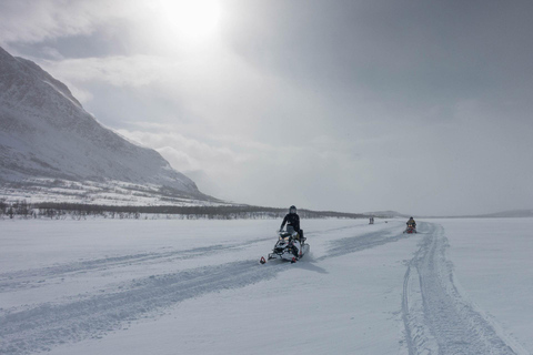 Aventura en moto de nieve Abisko (Compartido)