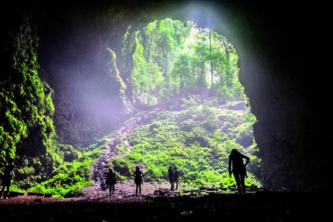 Yogyakarta: Excursión a la Cueva de Jomblang y a la Cueva de Pindul con almuerzo