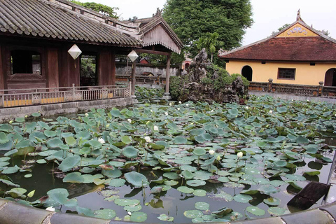 Hue: Imperial City, gravar med bil och engelsktalande förareBesök 7 platser