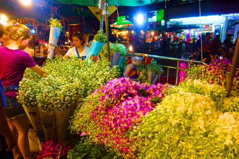 Bangkok: Flower Market and Food Night Tour by Tuk Tuk Group Tour