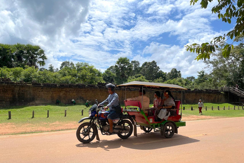 Private Tuktuk taxi to Angkor Wat, Bayon and Ta Prohm Temple