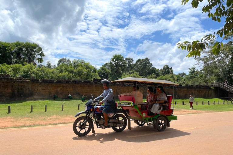 Private Tuktuk taxi to Angkor Wat, Bayon and Ta Prohm Temple