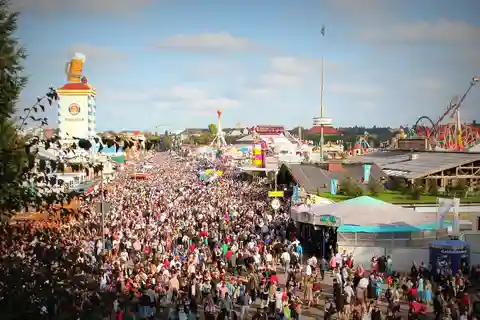 München: Oktoberfest Abend Reservierung im VIP Weinzelt