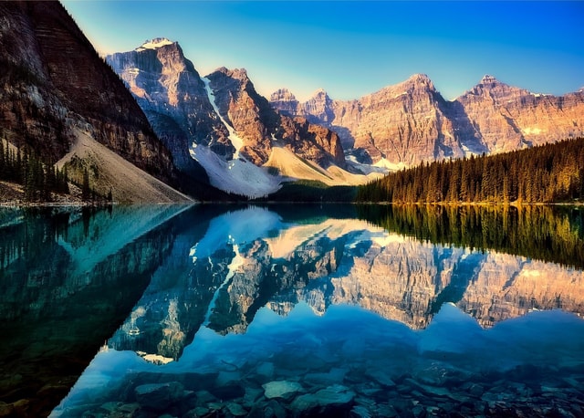 Banff: Lake Louise and Moraine Lake Half-Day Tour