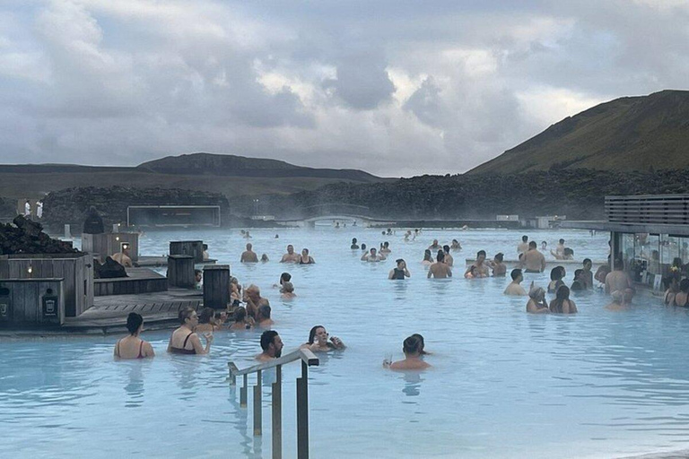 Zanzibar: Błękitna Laguna, rozgwiazdy, nurkowanie i rejsTransport z hotelu w dowolne miejsce na Zanzibarze ze wszystkimi biletami wstępu