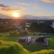 Auckland: Private Afternoon & Sunset Tour with Ferry Option