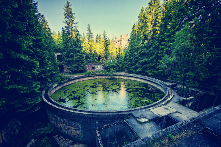 Ore Mountains: Karlovy Vary, Sauersack Mystery & Wetlands