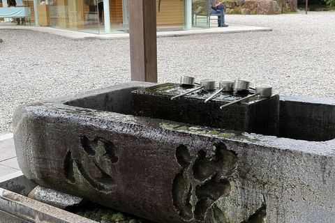 Kanazawa: Private Hidden Waterways, Castle & Kenrokuen Tour