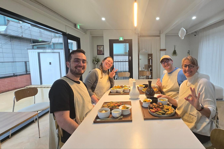 Seoul: Cooking Class and Tour with Michelin-Trained Chef