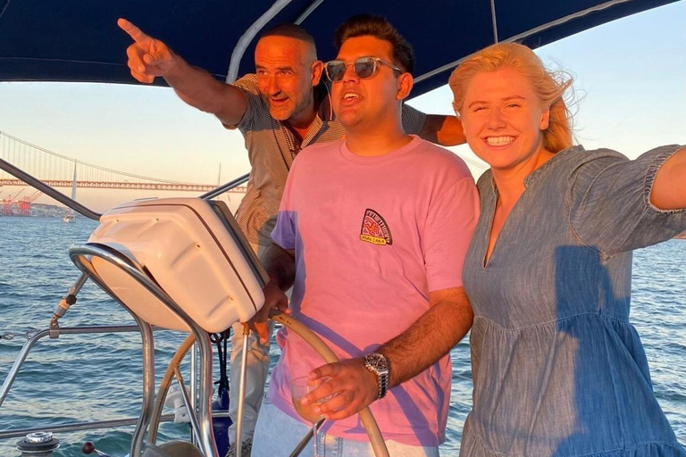 Lisbon Sunset Boat Tour–Golden Hour Cruise w/ Welcome Drink