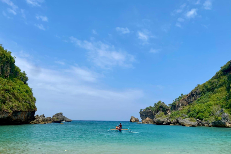 Grotta di Pindul, spiaggia di Ngrenehan e tour dei pesci di mareGrotta di Pindul, spiaggia di Ngrenehan e tour del pesce di mare