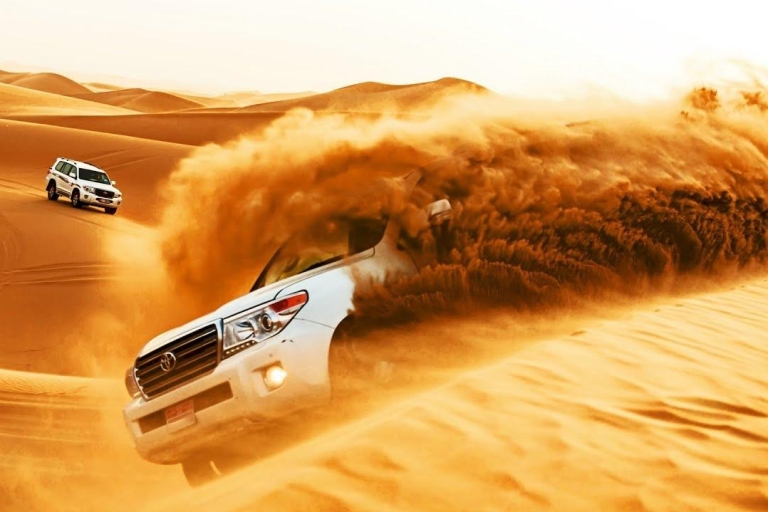 Safari privé dans le désert de Doha avec planche sur le sable et balade à dos de chameau