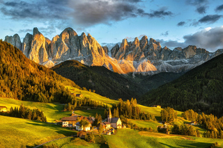 From Verona: Full-day Dolomites Mountains Guided Tour