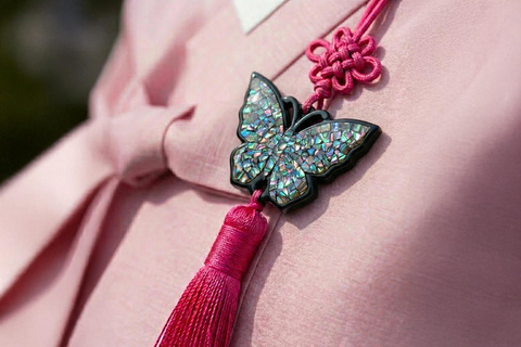 Seoul: Mother-of-Pearl Jewelry Workshop & Photo Session Bundle (A+B): The Master Record (Frame & Accessory)