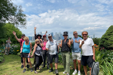 Toronto: Toronto Islands Guided Boat and Walking Tour