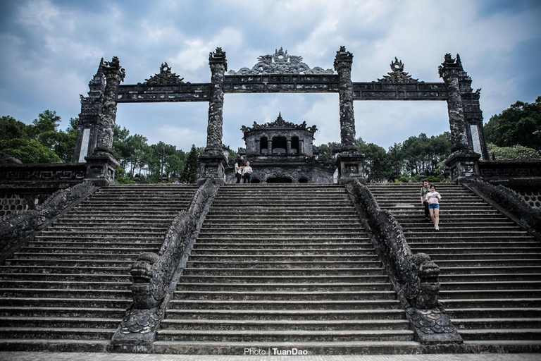 Hue: Crucero por el Río del Perfume con la Pagoda y Tumbas de Thien Mu