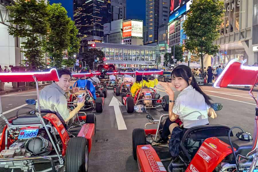 Shibuya#2 Go Karting Tour mit lustigem Kostüm. Foto: GetYourGuide