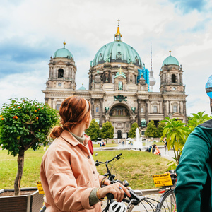 Berlin: Sights and Highlights Bike Tour with a Local Guide