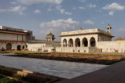 Agra: Sla de lijn over Taj Mahal &amp; Agra Fort TourTour zonder entreegelden Taj Mahal &amp; Agra Fort