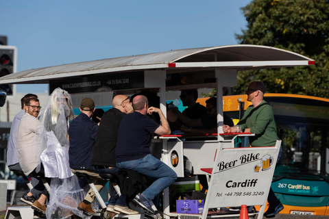 كارديف: جولة بدراجة الجعة مع مشروبات وموسيقى