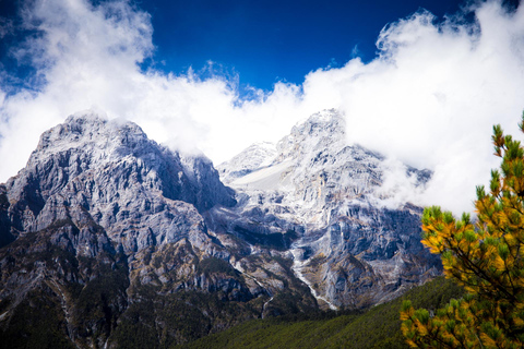 Lijiang: Jade Dragon Snow Mountain and Blue Moon Valley Tour