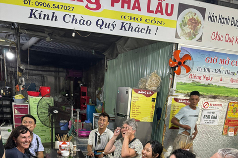 Tour privato in moto del cibo di strada nella città di Da Nang