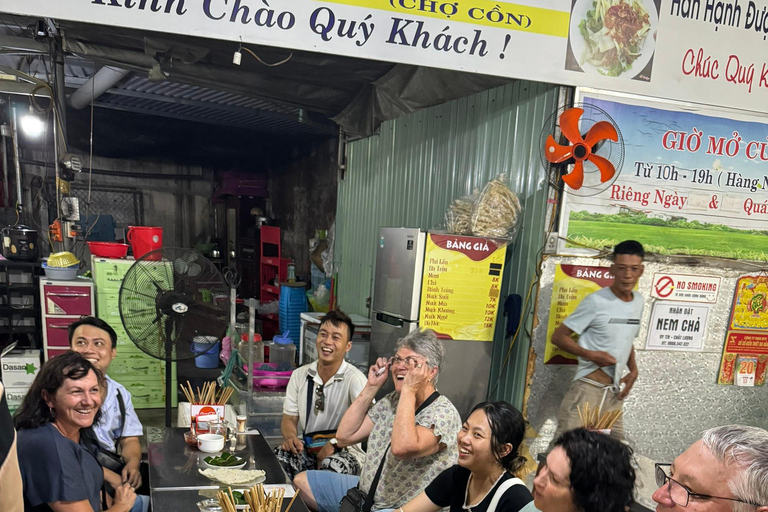 Tour gastronômico particular de rua em motocicleta na cidade de Da Nang