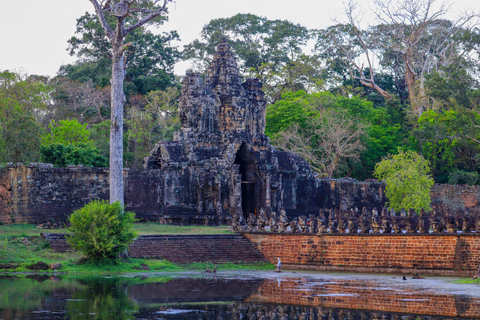 Angkor Wat Sunrise Private Guided Tour - Inclusive Breakfast