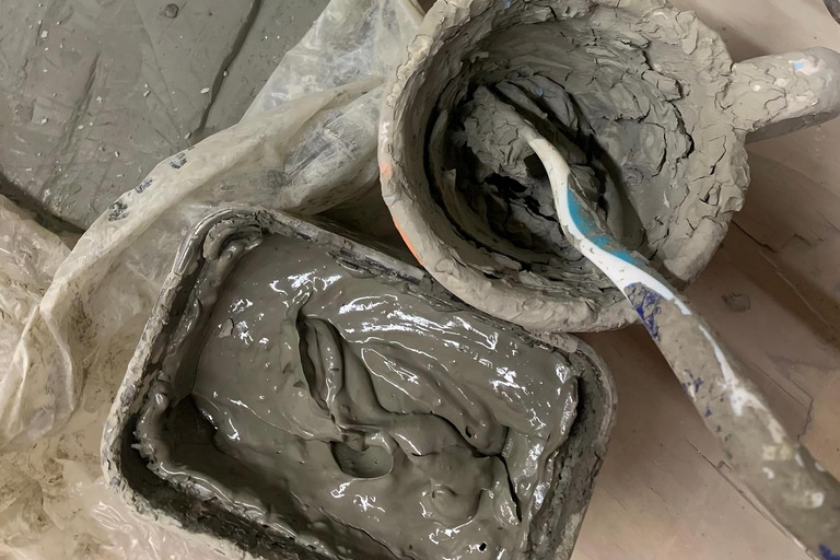 اصنع سيراميكك الصقلي المصنوع من حجر إتنا لافا واصطحبه إلى منزلك