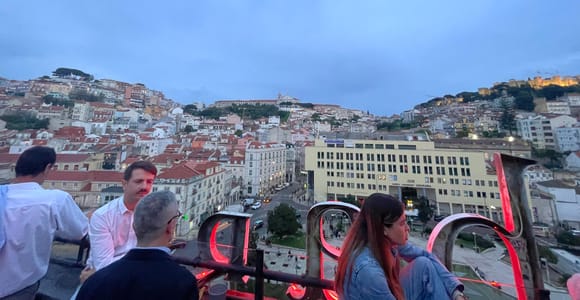 Lisbon: Rooftop Revelry: Sky Tour with 6 Rooftops & History