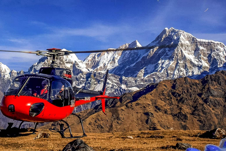 Kathmandu: Passeio de helicóptero pelo Everest com pouso garantidoPasseio de helicóptero pelo acampamento base do Everest Parada no Everest View Hotel