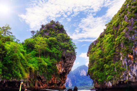 Krabi: Private Long-Tail Boat Tour to Hong Island