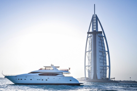 Dubai Marina: Yacht Tour with Breakfast or BBQ 2-Hour Sunset Cruise with BBQ Dinner