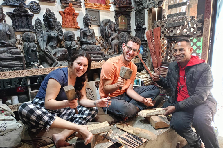 Katmandou : Cours de sculpture sur bois avec un artisan local