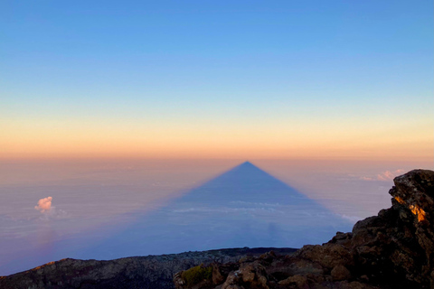 Isola di Pico: noleggio attrezzatura per campeggio notturno sul Monte PicoIsola di Pico: noleggio dell&#039;attrezzatura per il campeggio notturno sul Monte Pico
