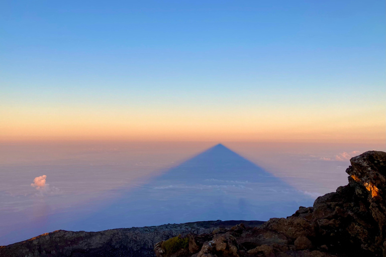 Isola di Pico: noleggio attrezzatura per campeggio notturno sul Monte PicoIsola di Pico: noleggio dell&#039;attrezzatura per il campeggio notturno sul Monte Pico