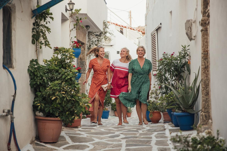 Heraklion: Private Photoshoot in Old Town and Harbour Premium: 50 photos | 60 mins