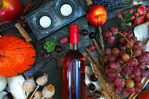 Düsseldorf: Wine Tasting Tour with 3 Glasses of Wine