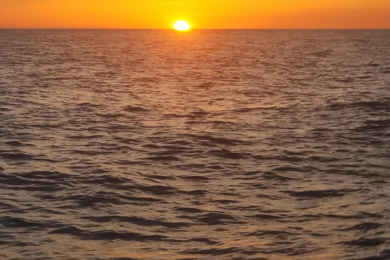 Private Boat Experience to Zahara and Trafalgar (6 hours) with Snorkeling and Appetizers Private Boat Experience to Zahara and Trafalgar (6 hours): Snorkeling and Aperitif