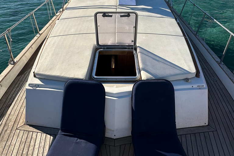 Sail in a Llaut through the marine reserve of northern Menorca, 4 or 8 hours Sail in the marine reserve of northern Menorca