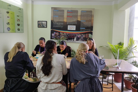 Cours de cuisine à Thamel avec visite du marché local