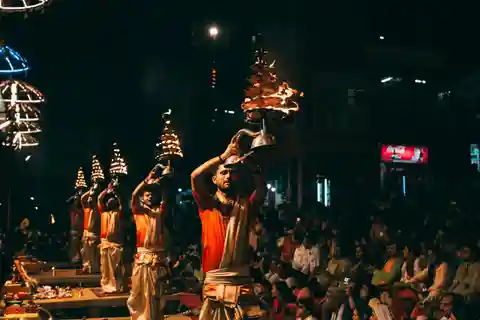 Varanasi: Day Visit to Sarnath with Drifting and Ganga Aarti