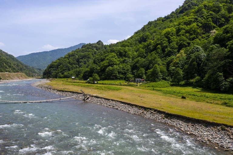 باتومي: مغامرة على الطرق الوعرة ليوم كامل في الغابة والشلالات