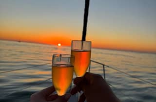 Porto, Segeltörn mit Portwein und magischem Sonnenuntergang.