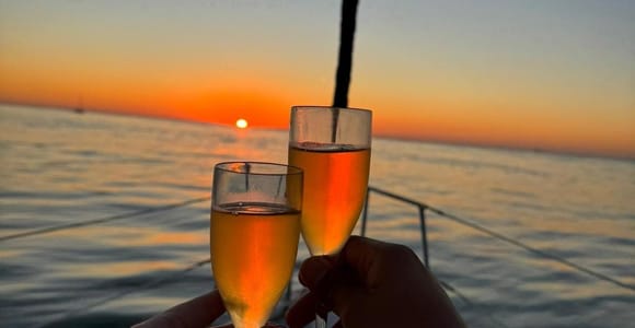 Porto, Segeltörn mit Portwein und magischem Sonnenuntergang.